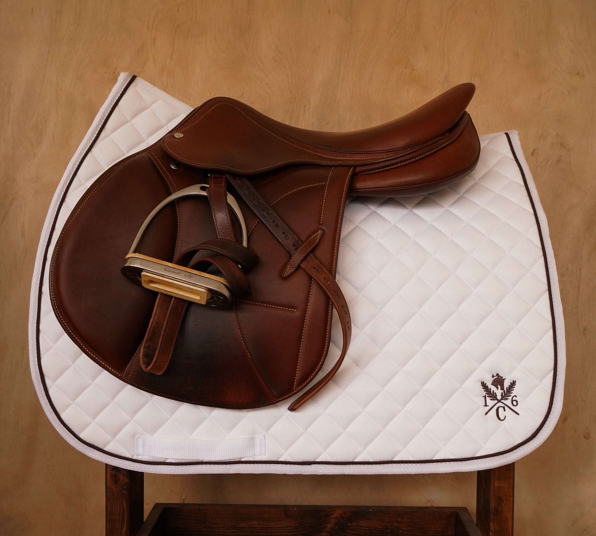 Daily Sport Jumper Saddle Pad - White