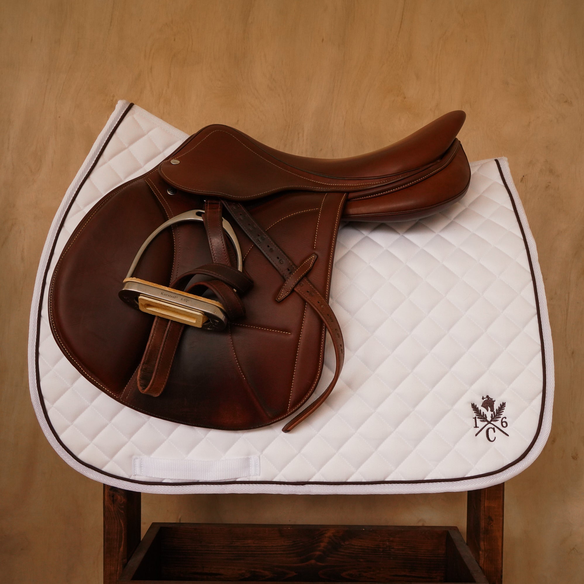 Daily Sport Jumper Saddle Pad - White